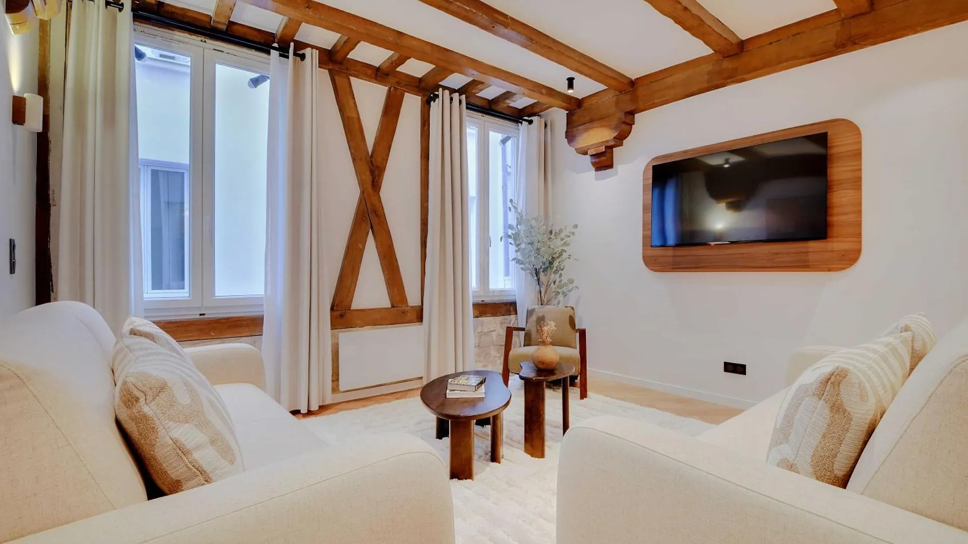Luxury In The Heart Or Paris-notre Dame Appartement Parijs