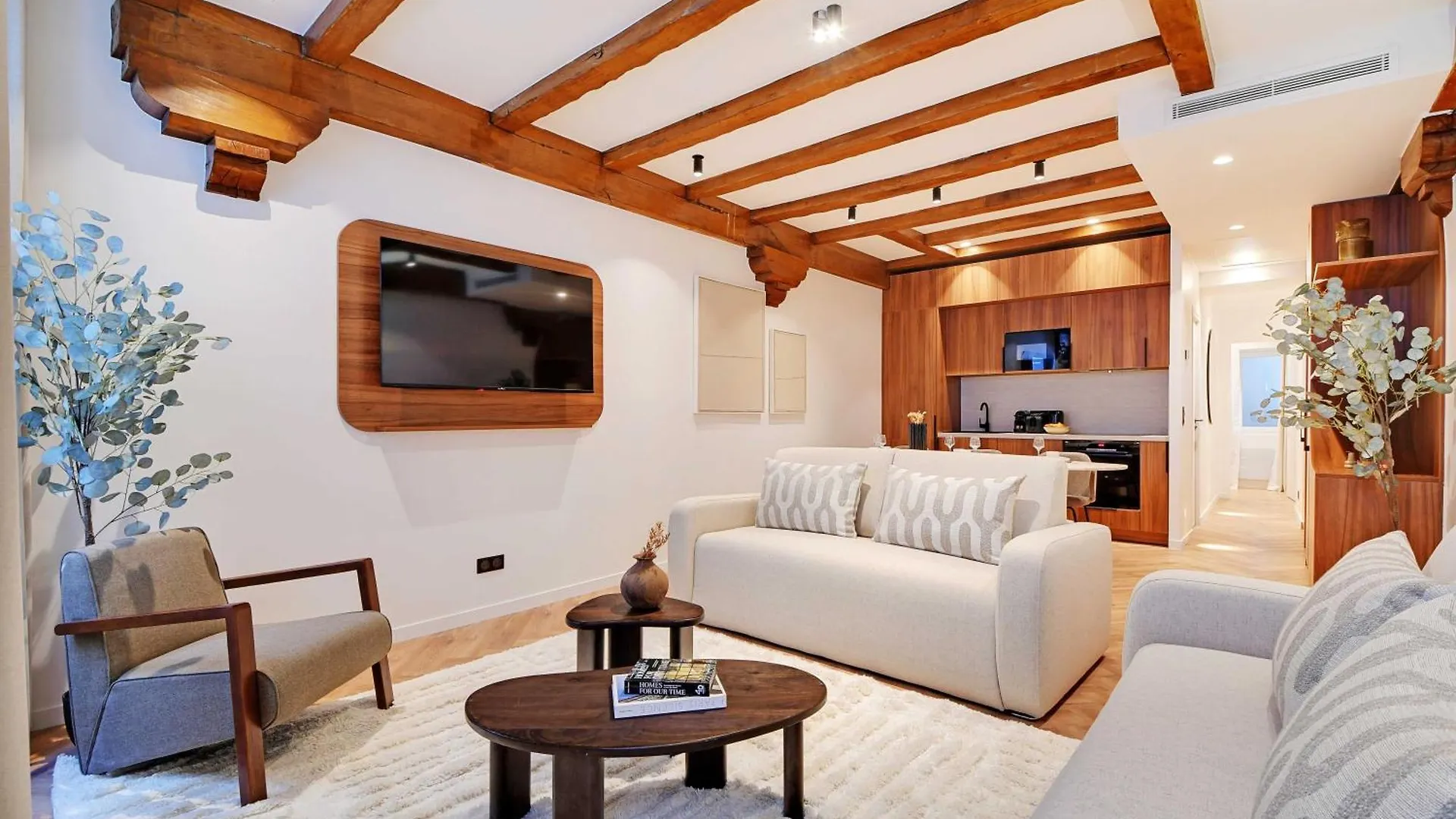 Luxury In The Heart Or Paris-notre Dame * Paris