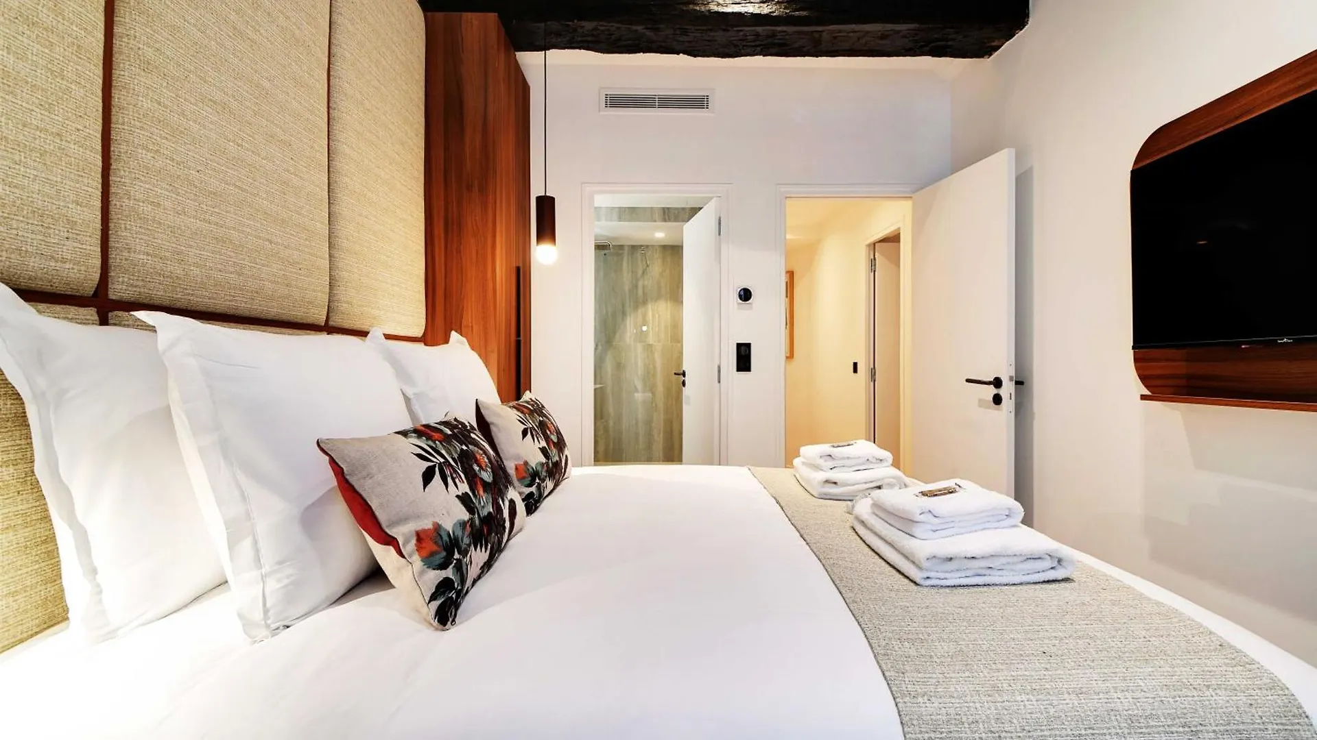 Luxury In The Heart Or Paris-notre Dame Apartment *